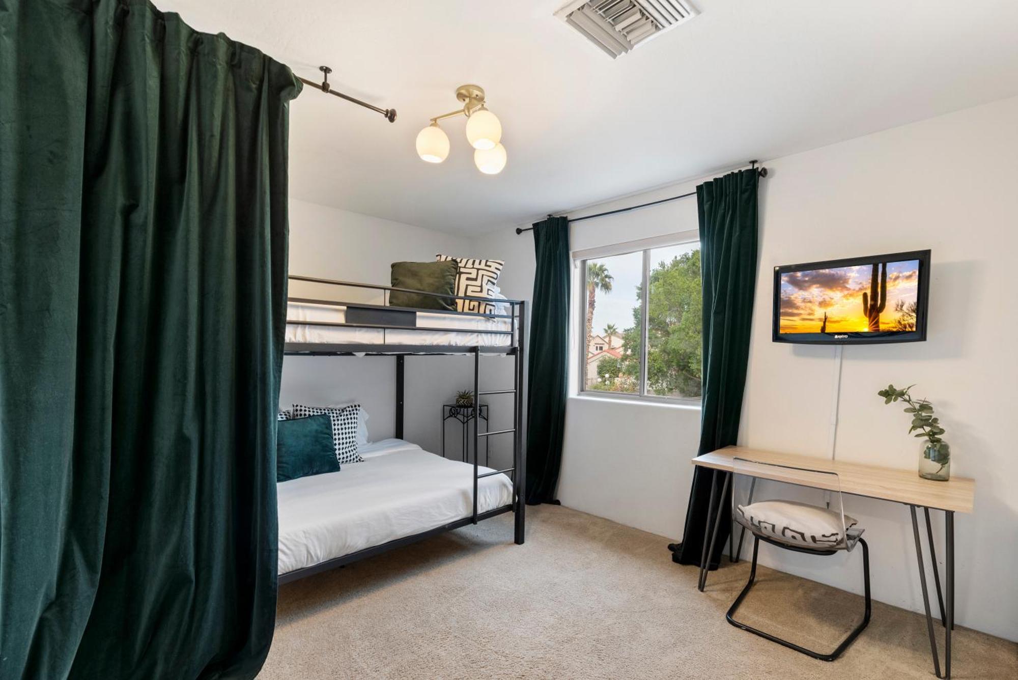 5 Bedroom 4 Bath Boutique Home Premium Location + Heated Pool Option Glendale Eksteriør billede